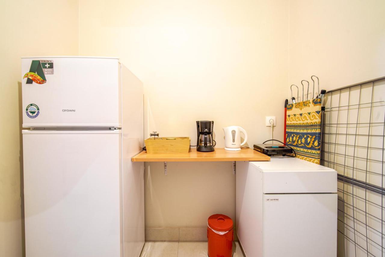 Filopappou Decent Apartment Афіни Екстер'єр фото
