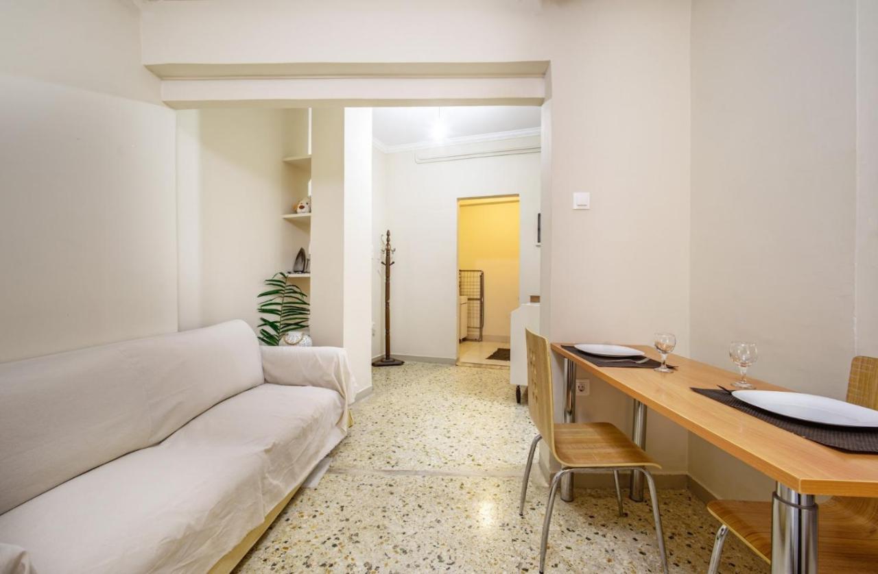 Filopappou Decent Apartment Афіни Екстер'єр фото