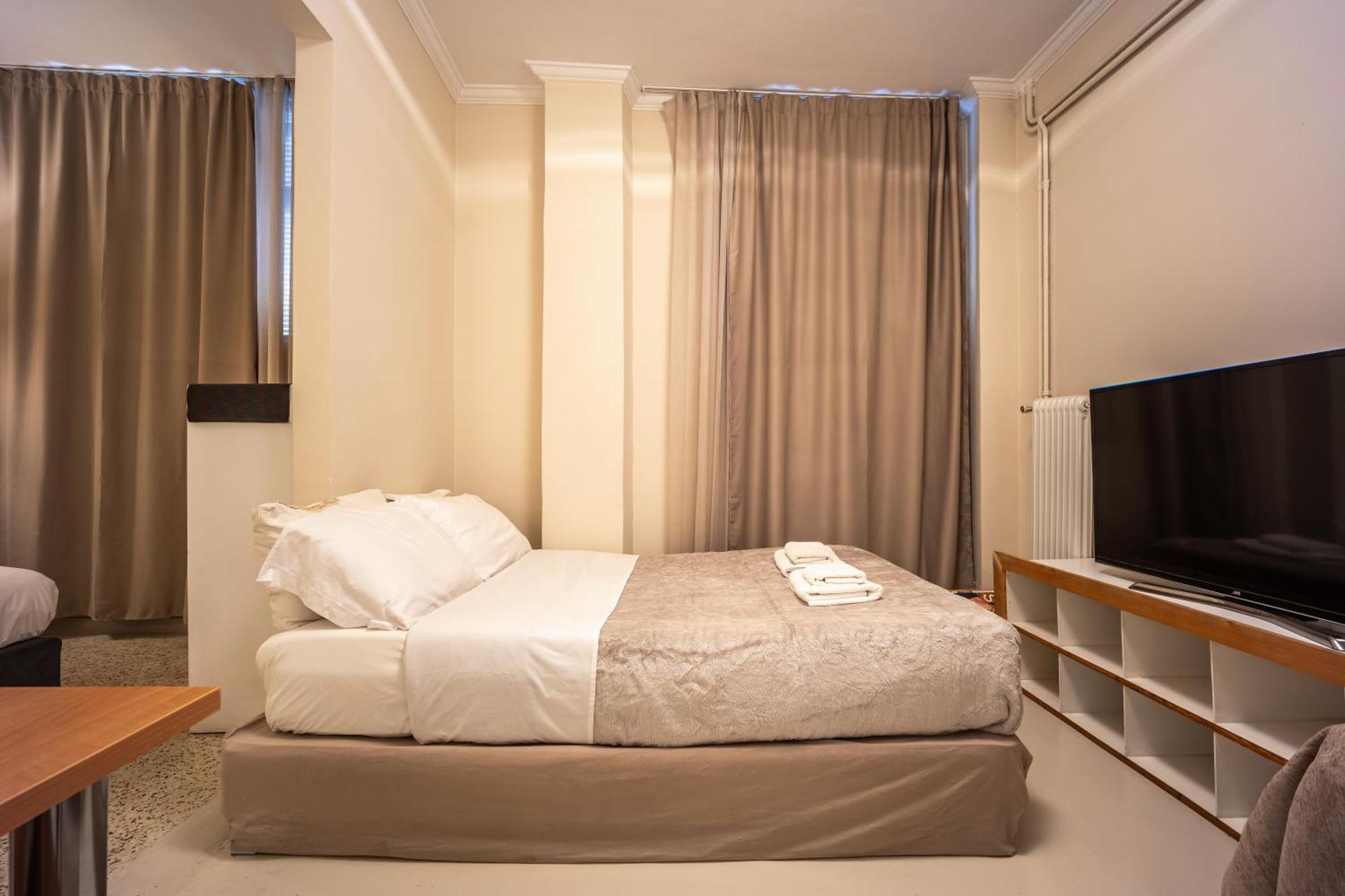 Filopappou Decent Apartment Афіни Екстер'єр фото