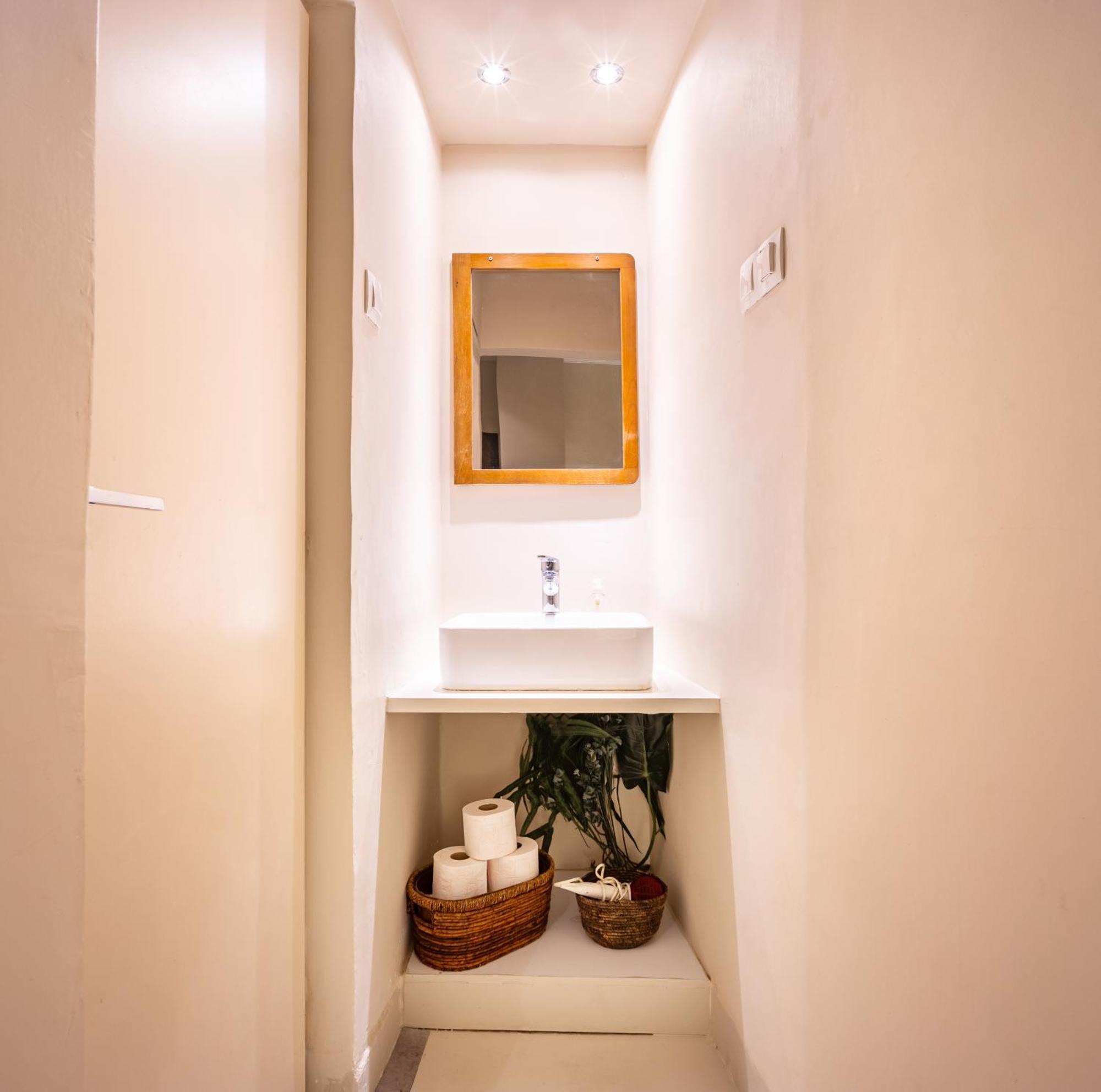 Filopappou Decent Apartment Афіни Екстер'єр фото